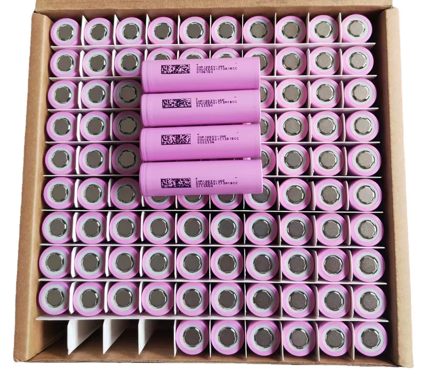 Caja de 100 unidades celdas Li-ion DMEGC 18650-26E 2600mAh