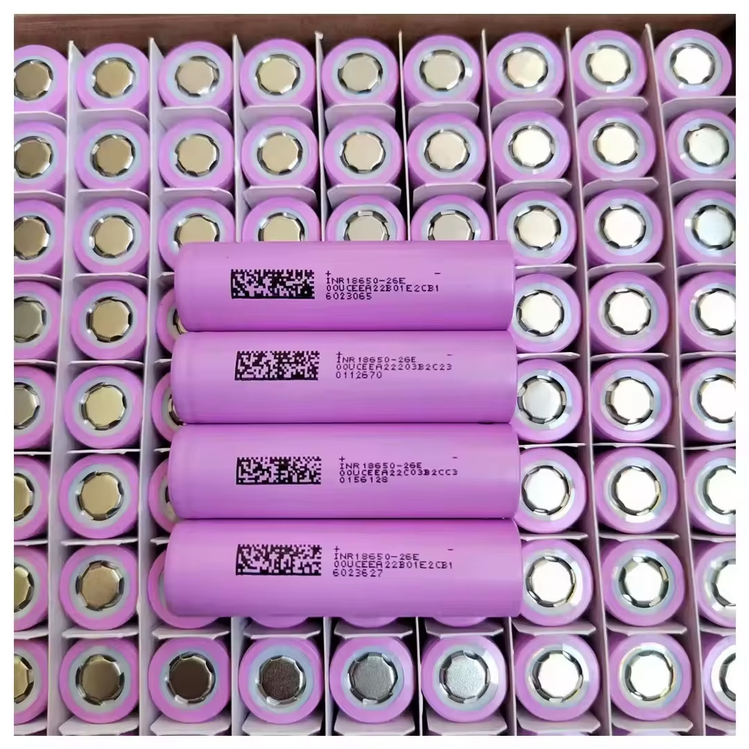 Caja de 100 unidades celdas Li-ion DMEGC 18650-26E 2600mAh - Imagen 3